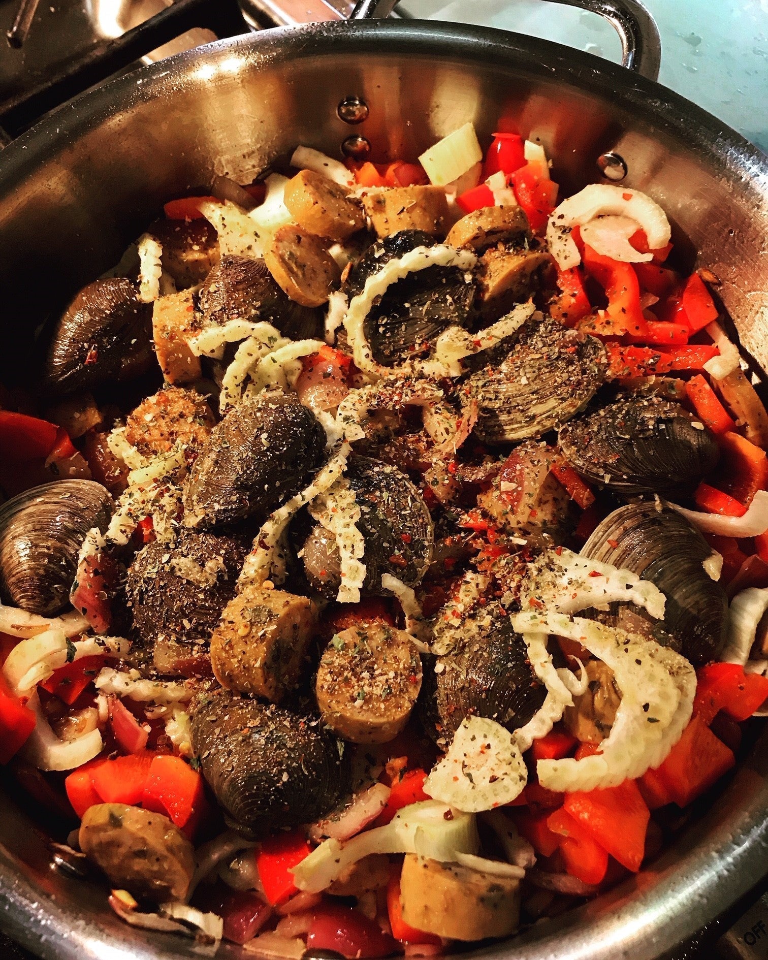 Pan of littlenecks